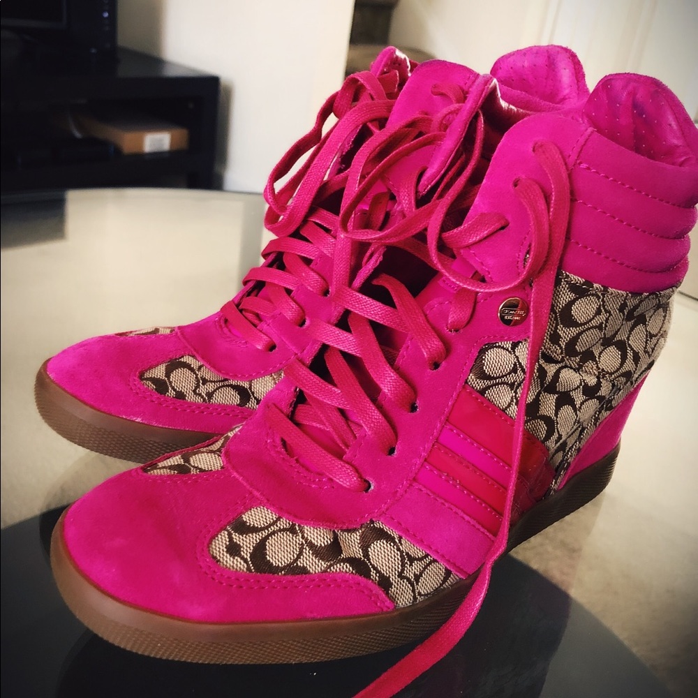 NEVER WORN ‼️ ( just tried on)